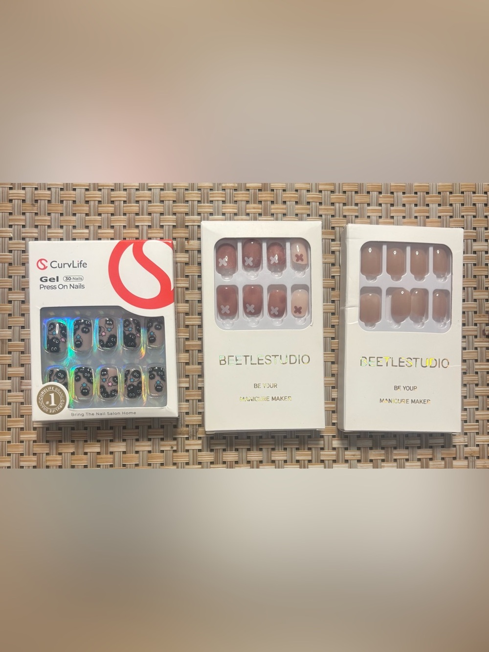 BeetleStudio Brown Press-On Nail Set - Neutral Manicure